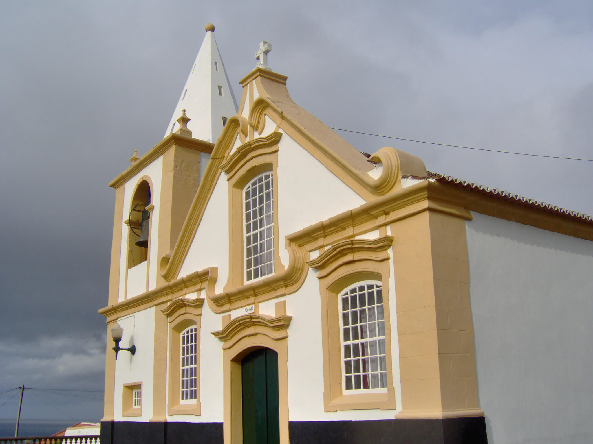Igreja_de_Santa_Beatriz_Quatro_Ribeiras_Praia_da_Vitória_ilha_Terceira_Açores